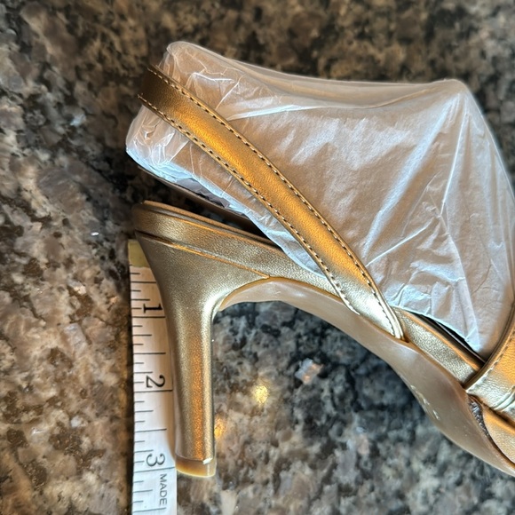 Naturalizer Brenta bronze pearl 3” slingback strappy heel NIB 12M - Picture 8 of 10